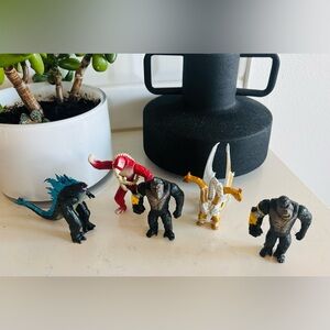 Godzilla & King Kong Figures Set